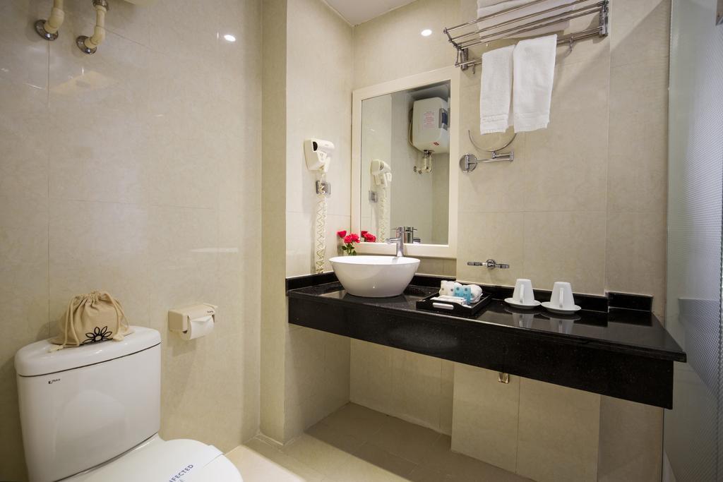 Hanoi Charm Hotel & Spa Exteriör bild